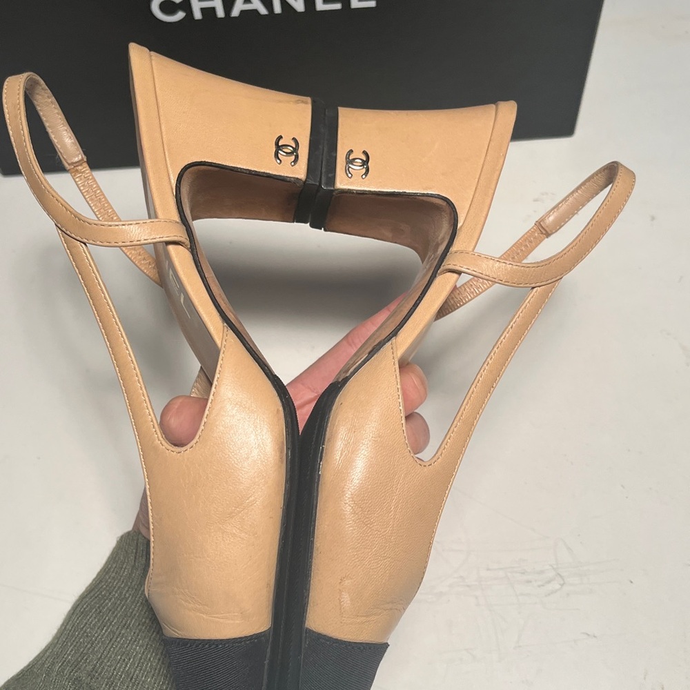 CHANEL Beige and Black Slingback Heels - Picture 5 of 13